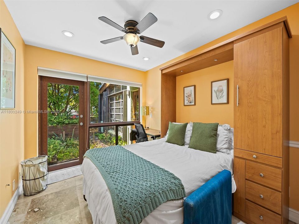 Недавно продано: $1,049,900 (3 спален, 2 ванн, 1644 Квадратных фут)