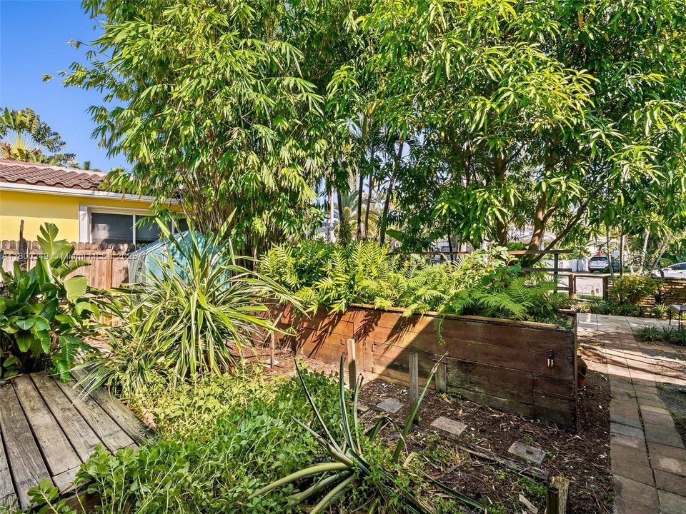 Недавно продано: $1,049,900 (3 спален, 2 ванн, 1644 Квадратных фут)