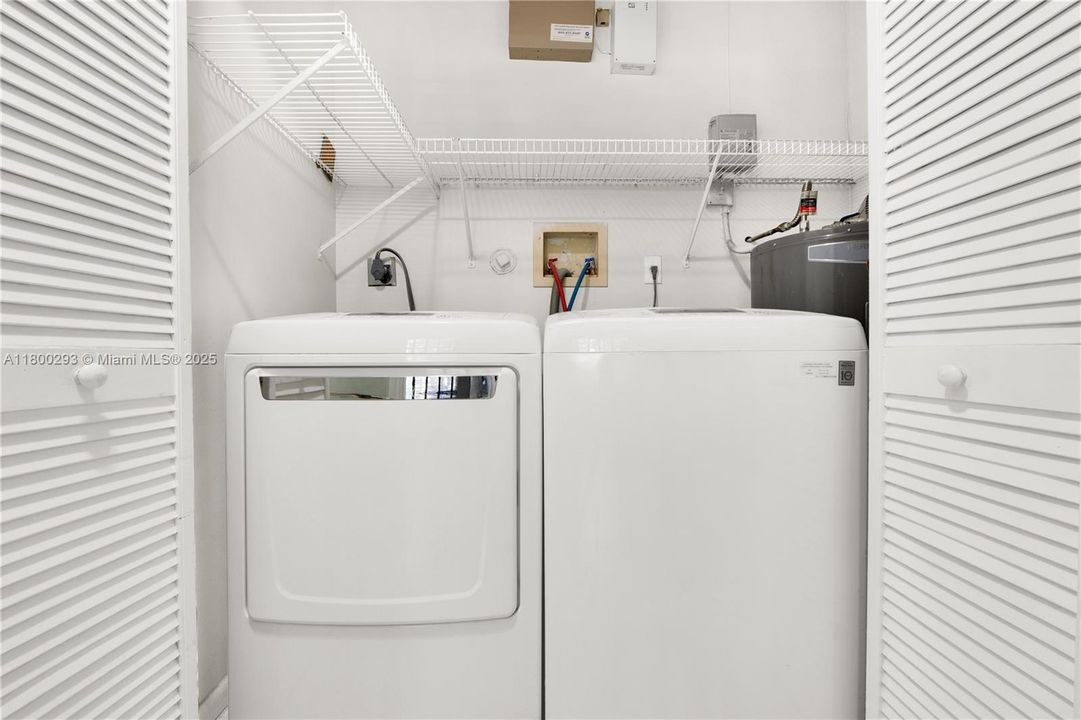 Под контрактом: $3,000 (3 спален, 2 ванн, 1348 Квадратных фут)