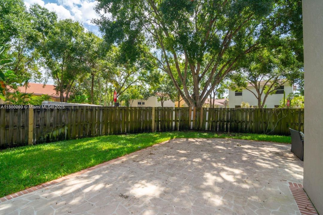 Под контрактом: $3,000 (3 спален, 2 ванн, 1348 Квадратных фут)