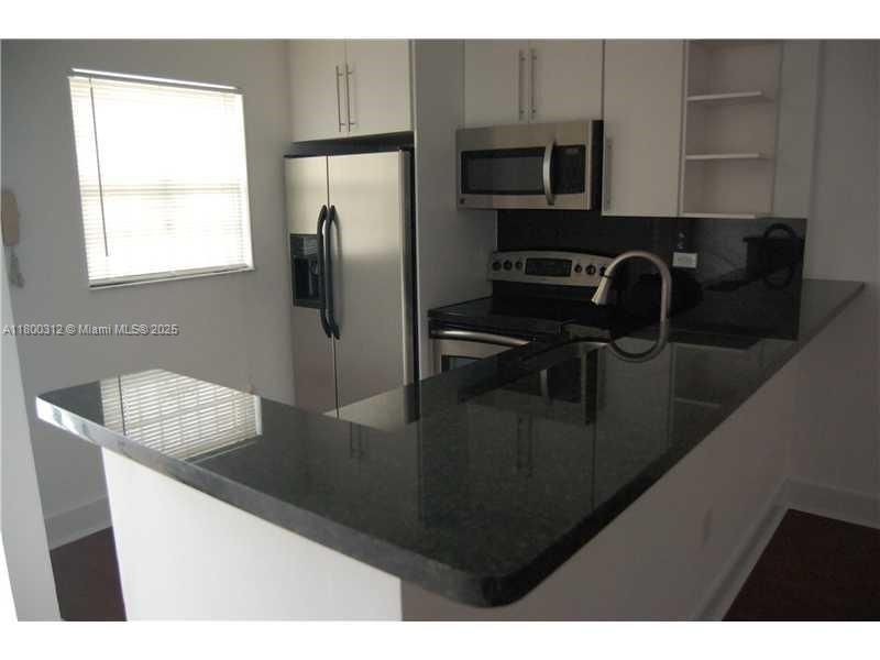 Vendido Recientemente: $280,000 (1 camas, 1 baños, 680 Pies cuadrados)