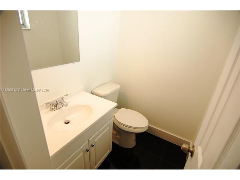 Vendido Recientemente: $280,000 (1 camas, 1 baños, 680 Pies cuadrados)