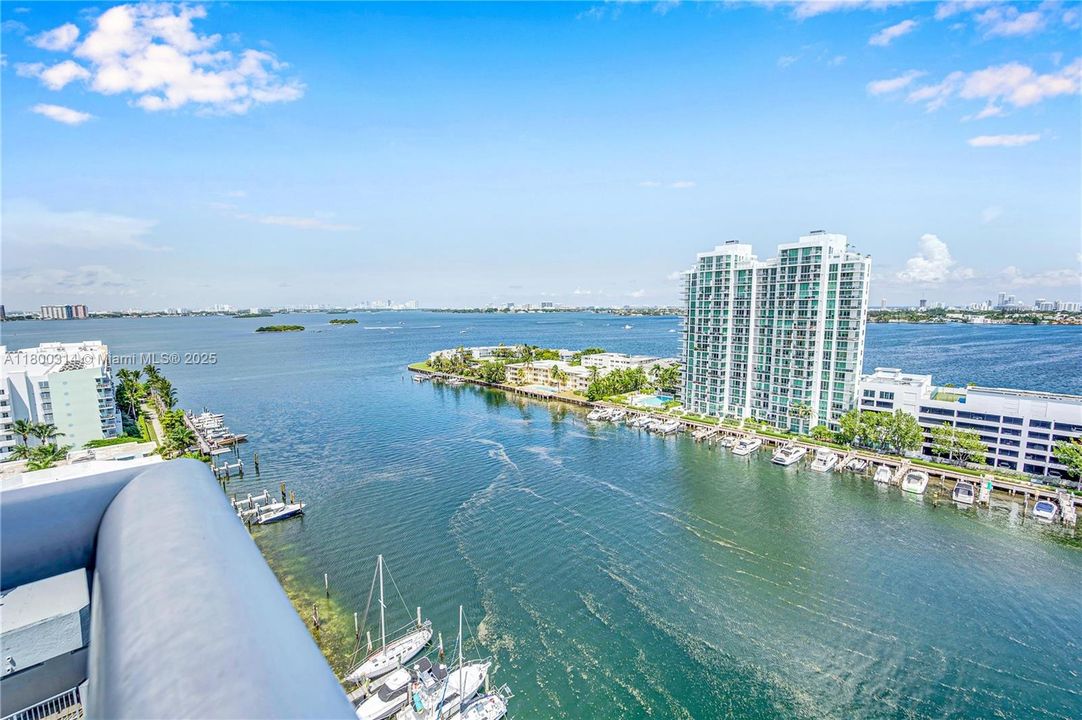 待售: $1,100,000 (3 贝兹, 2 浴室, 2065 平方英尺)