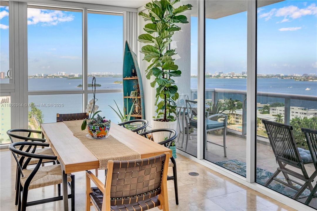 待售: $1,100,000 (3 贝兹, 2 浴室, 2065 平方英尺)