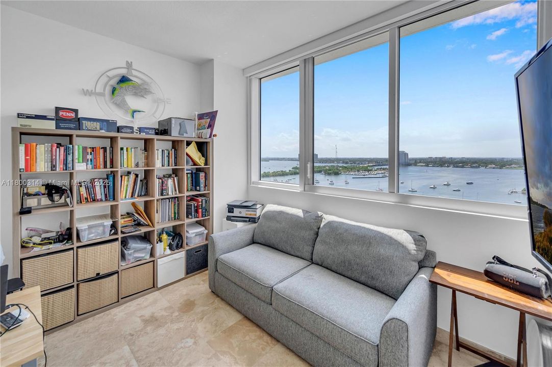 待售: $1,100,000 (3 贝兹, 2 浴室, 2065 平方英尺)