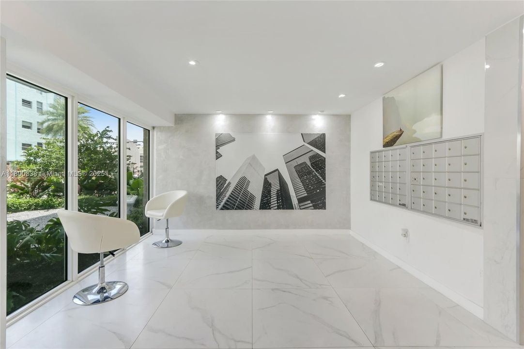 For Sale: $579,975 (1 beds, 1 baths, 760 Square Feet)