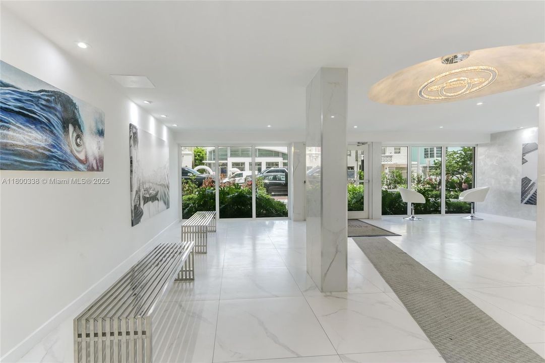 For Sale: $579,975 (1 beds, 1 baths, 760 Square Feet)