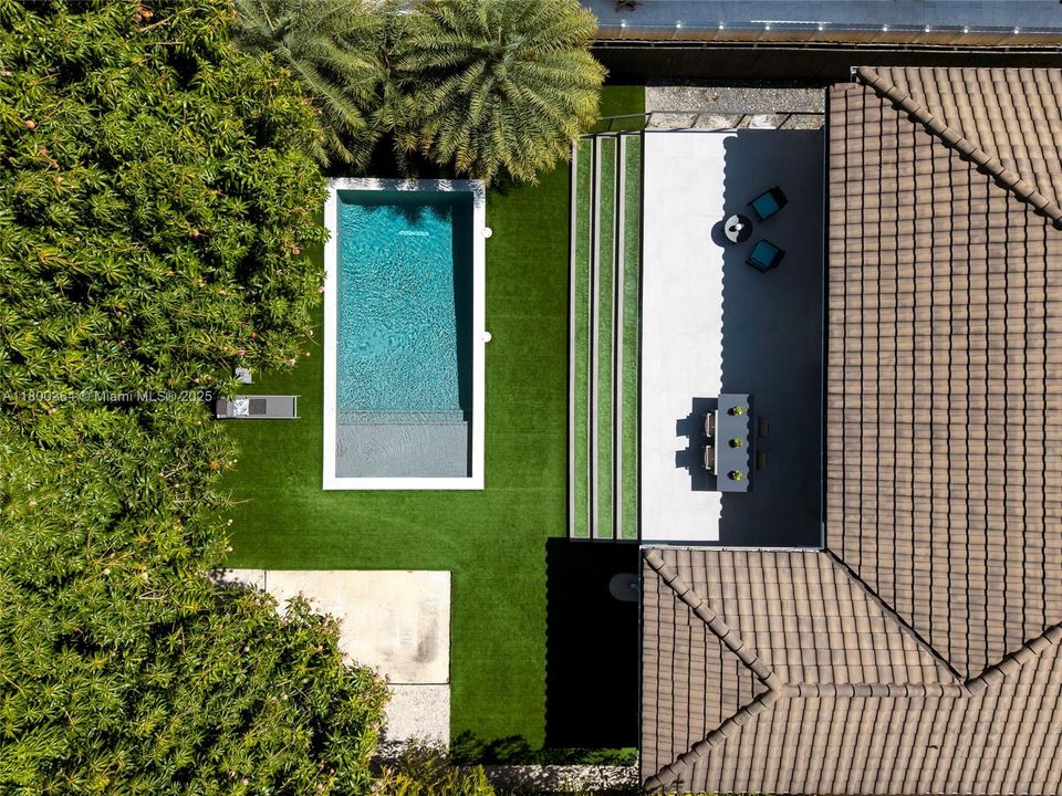 На продажу: $2,995,000 (4 спален, 3 ванн, 2404 Квадратных фут)
