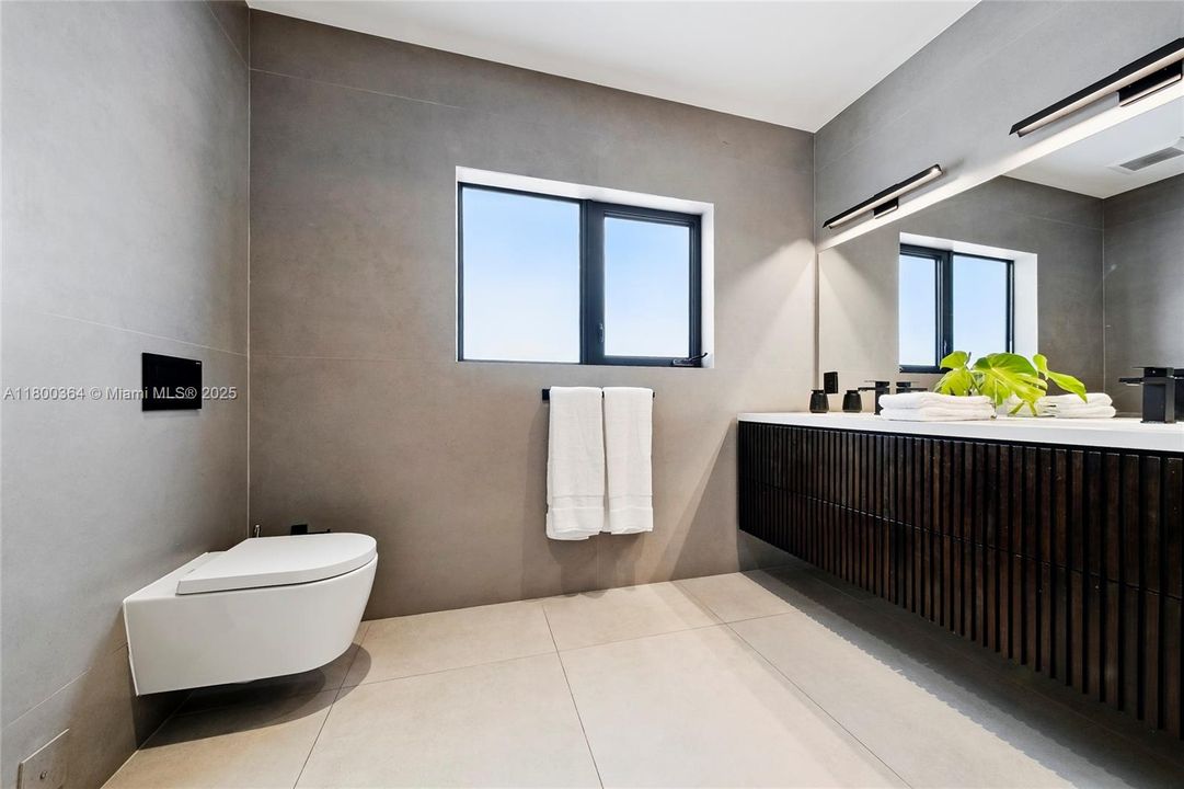На продажу: $2,995,000 (4 спален, 3 ванн, 2404 Квадратных фут)