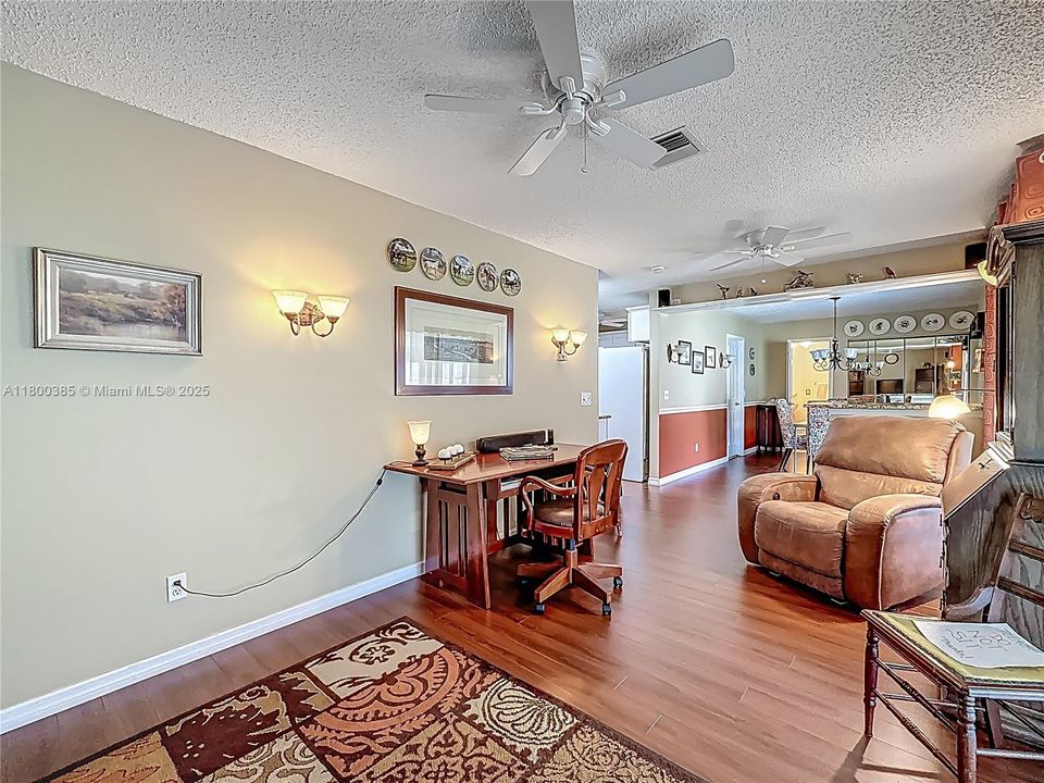 Recently Sold: $289,900 (2 beds, 2 baths, 1263 Square Feet)