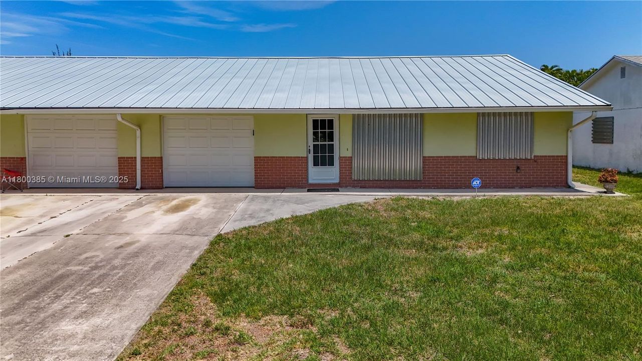 Recently Sold: $289,900 (2 beds, 2 baths, 1263 Square Feet)