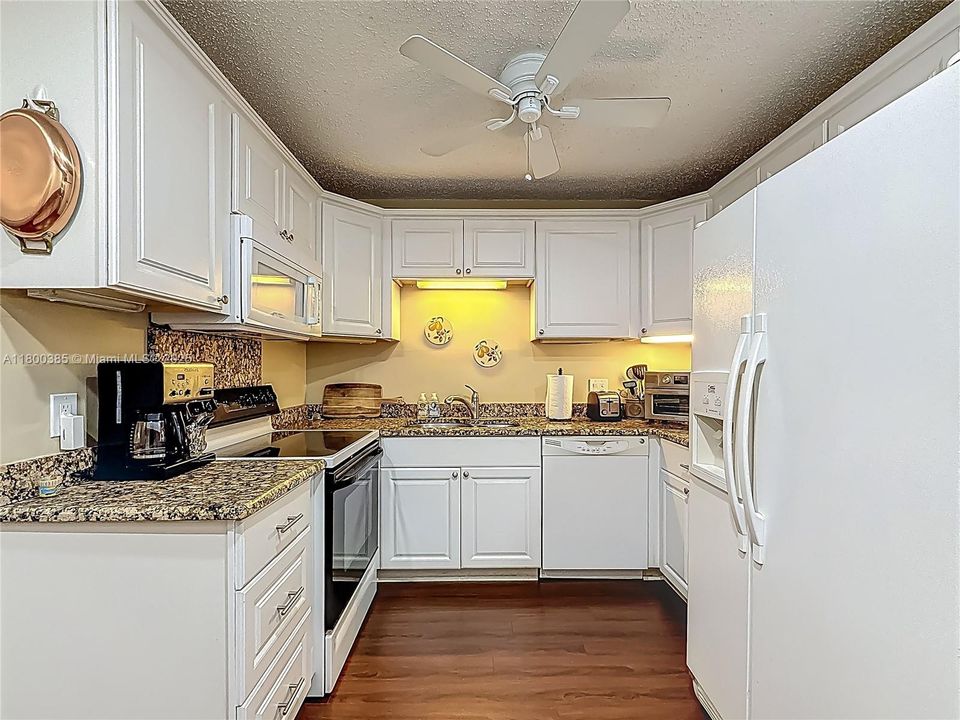 Recently Sold: $289,900 (2 beds, 2 baths, 1263 Square Feet)