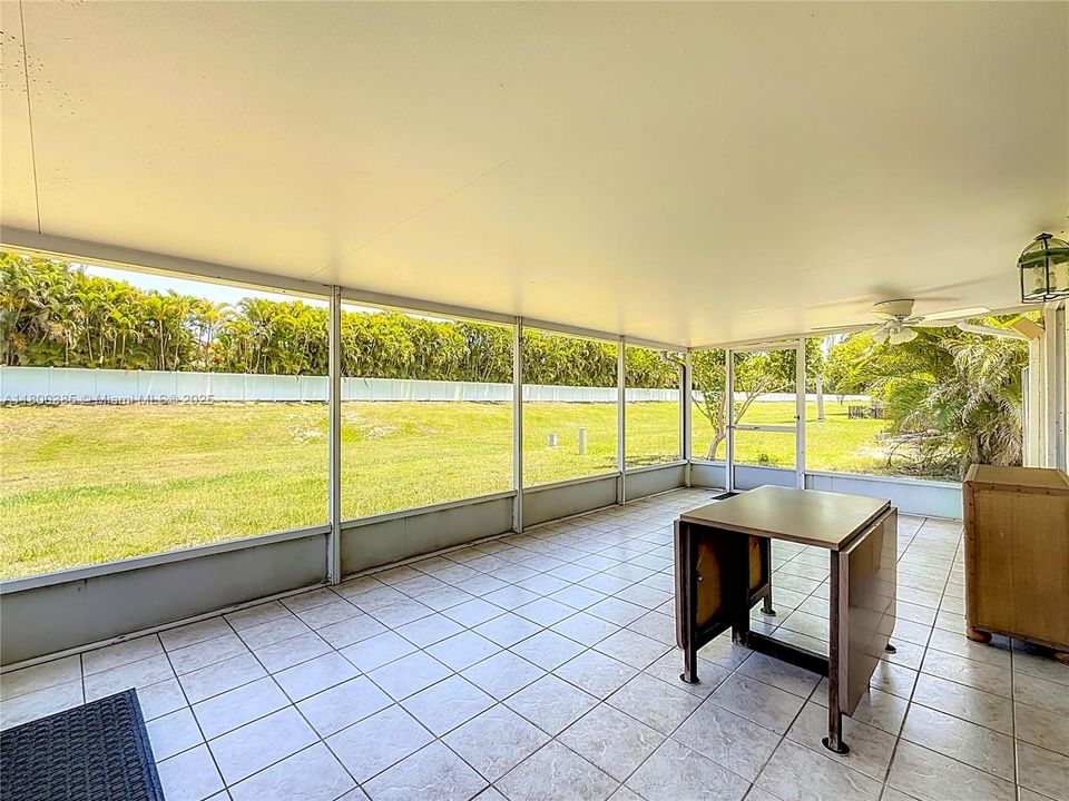 Recently Sold: $289,900 (2 beds, 2 baths, 1263 Square Feet)