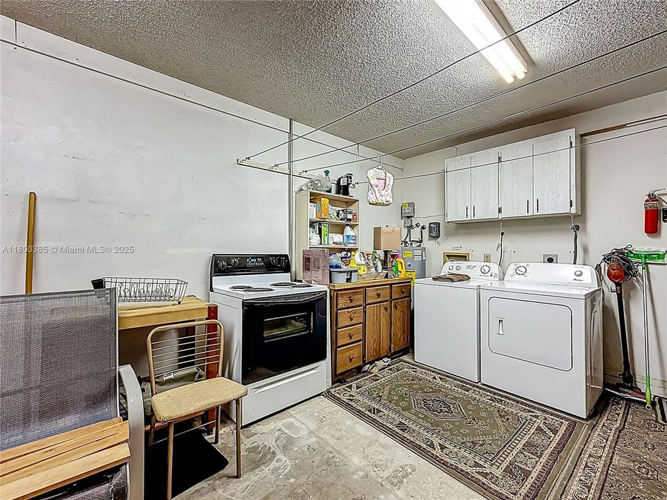 Recently Sold: $289,900 (2 beds, 2 baths, 1263 Square Feet)