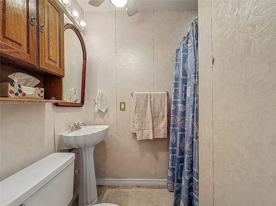 Recently Sold: $289,900 (2 beds, 2 baths, 1263 Square Feet)