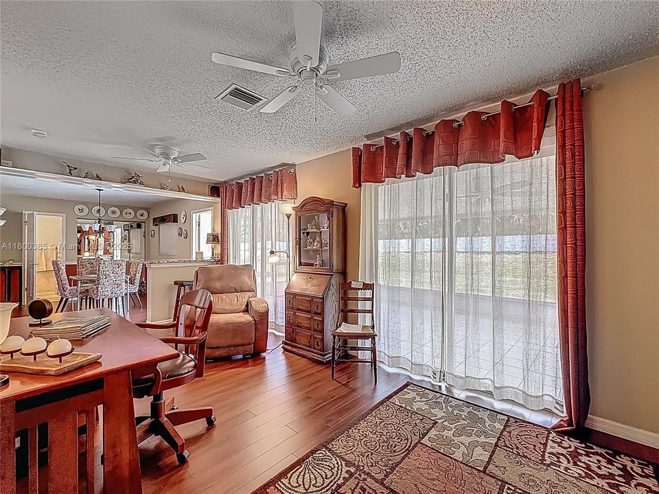 Recently Sold: $289,900 (2 beds, 2 baths, 1263 Square Feet)