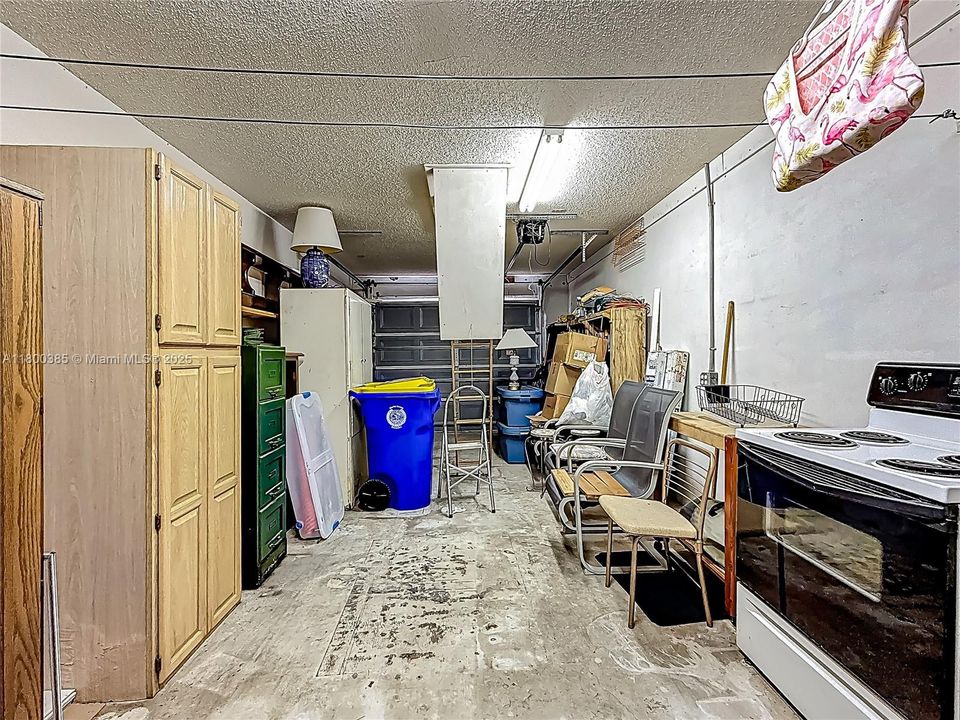 Recently Sold: $289,900 (2 beds, 2 baths, 1263 Square Feet)