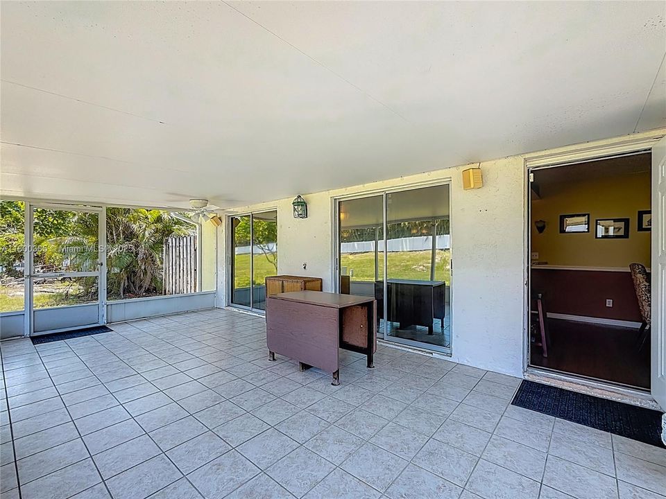 Recently Sold: $289,900 (2 beds, 2 baths, 1263 Square Feet)