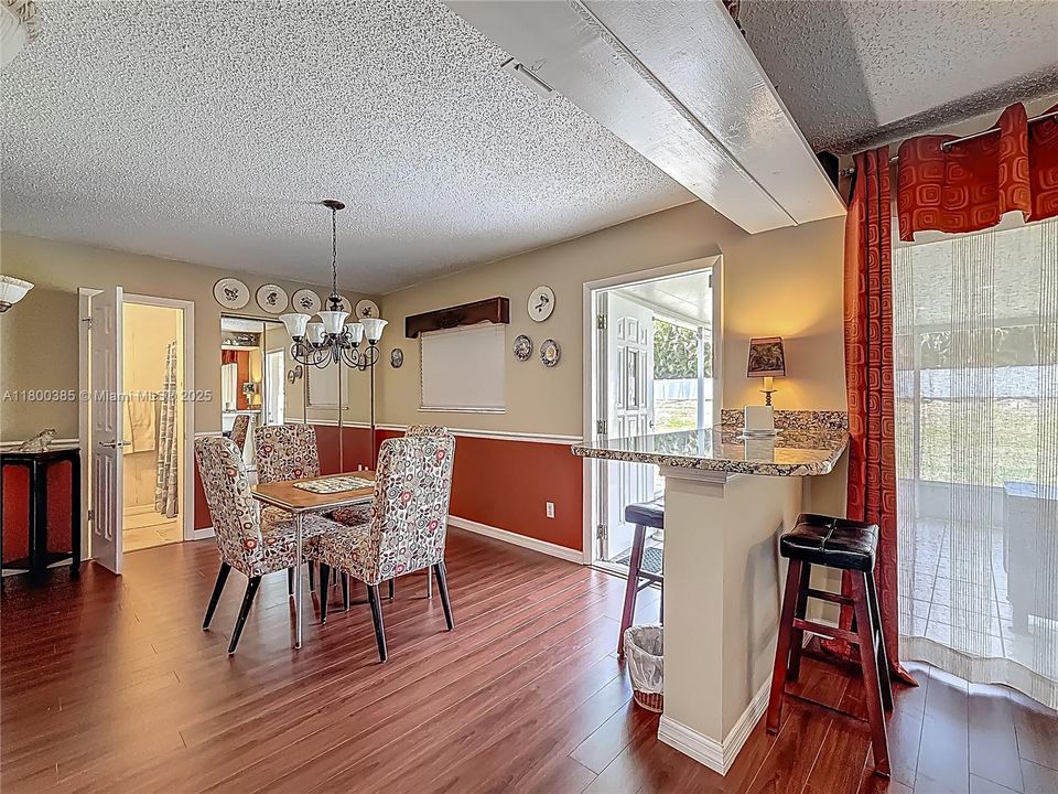 Recently Sold: $289,900 (2 beds, 2 baths, 1263 Square Feet)