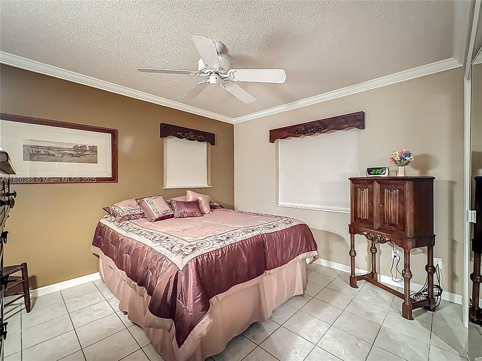 Recently Sold: $289,900 (2 beds, 2 baths, 1263 Square Feet)