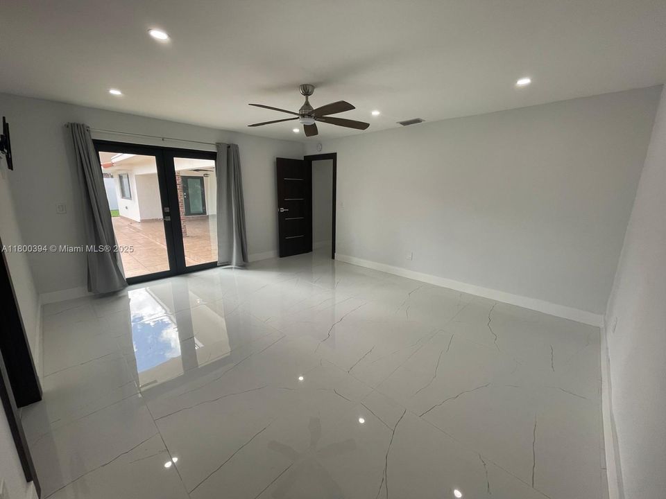 For Sale: $2,300,000 (5 beds, 3 baths, 3462 Square Feet)