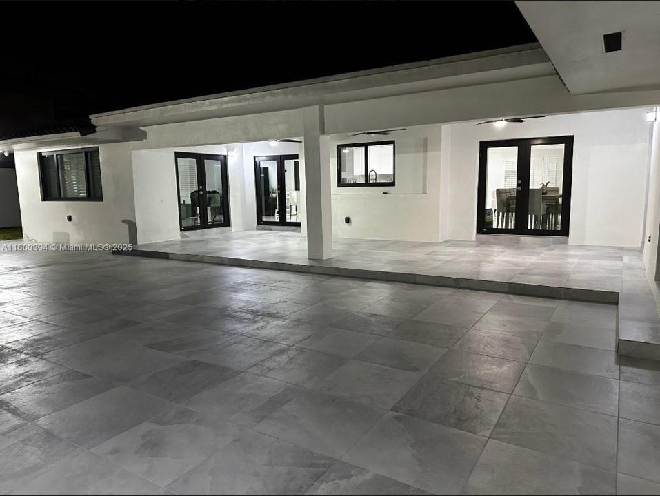 For Sale: $2,300,000 (5 beds, 3 baths, 3462 Square Feet)