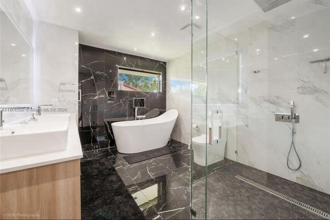 For Sale: $2,300,000 (5 beds, 3 baths, 3462 Square Feet)