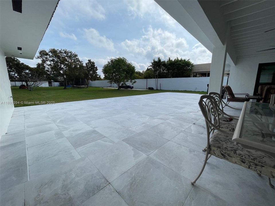 For Sale: $2,300,000 (5 beds, 3 baths, 3462 Square Feet)