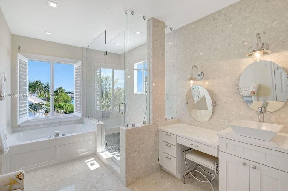 En Venta: $8,950,000 (8 camas, 8 baños, 5392 Pies cuadrados)