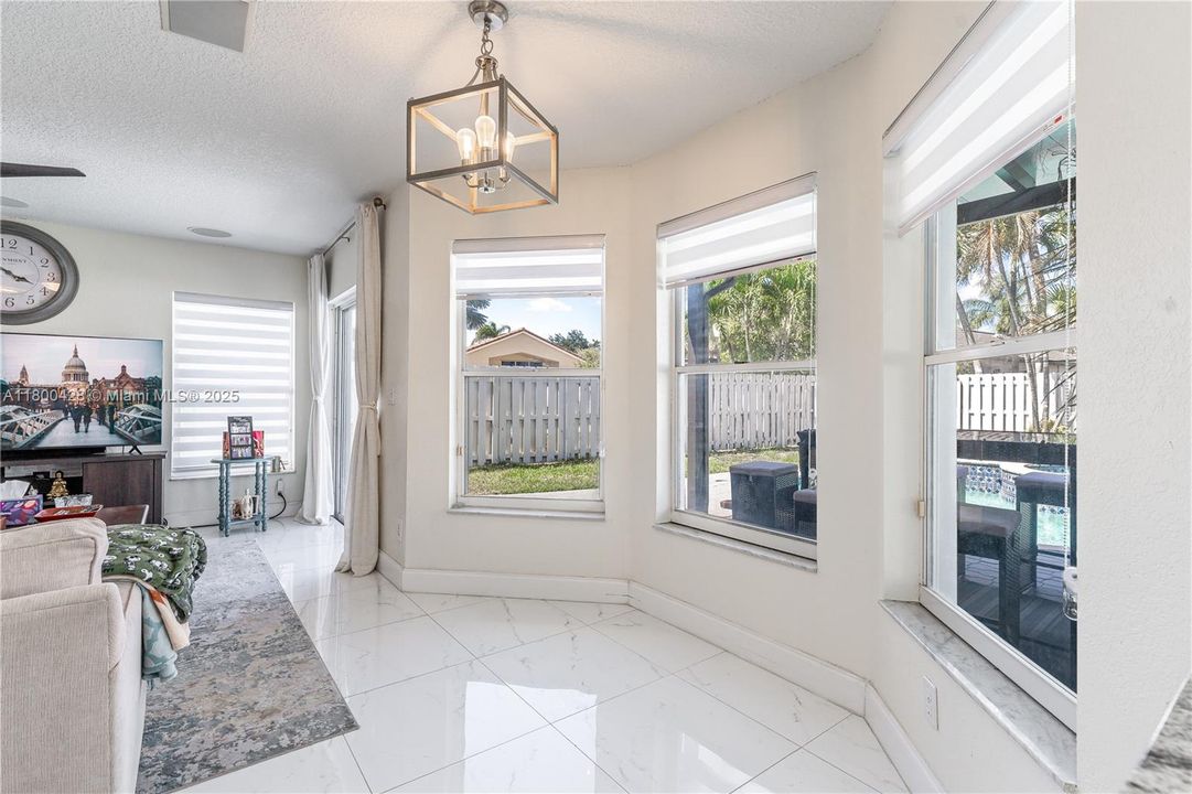 Recently Sold: $805,000 (4 beds, 3 baths, 2436 Square Feet)