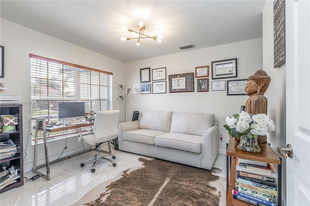 Recently Sold: $805,000 (4 beds, 3 baths, 2436 Square Feet)