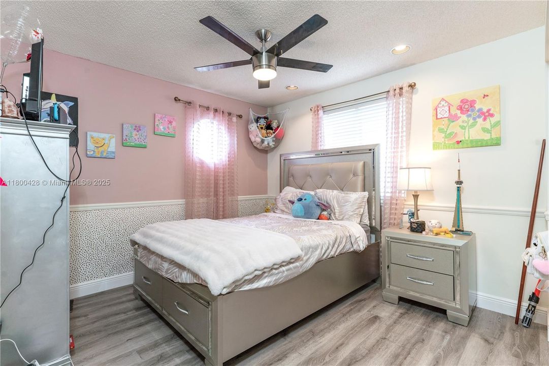 Recently Sold: $805,000 (4 beds, 3 baths, 2436 Square Feet)