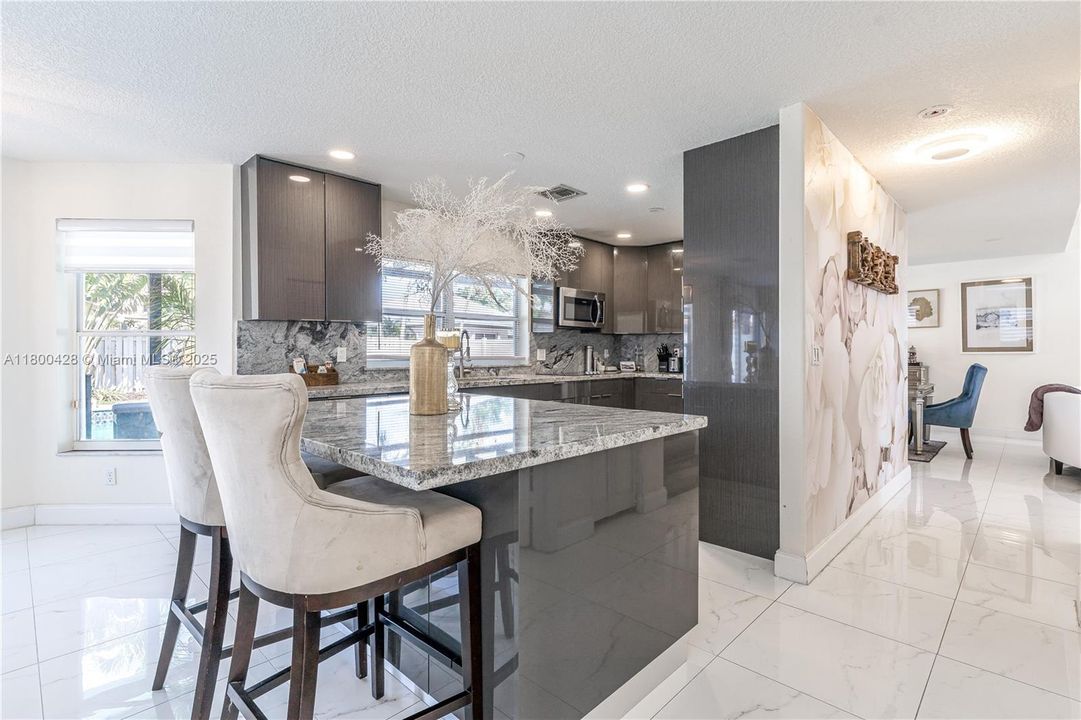 Recently Sold: $805,000 (4 beds, 3 baths, 2436 Square Feet)