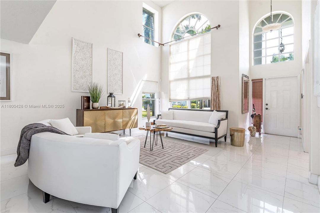 Recently Sold: $805,000 (4 beds, 3 baths, 2436 Square Feet)