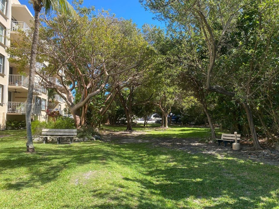 En Venta: $439,000 (2 camas, 1 baños, 794 Pies cuadrados)