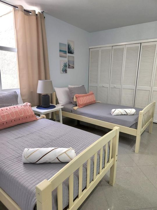 En Venta: $439,000 (2 camas, 1 baños, 794 Pies cuadrados)