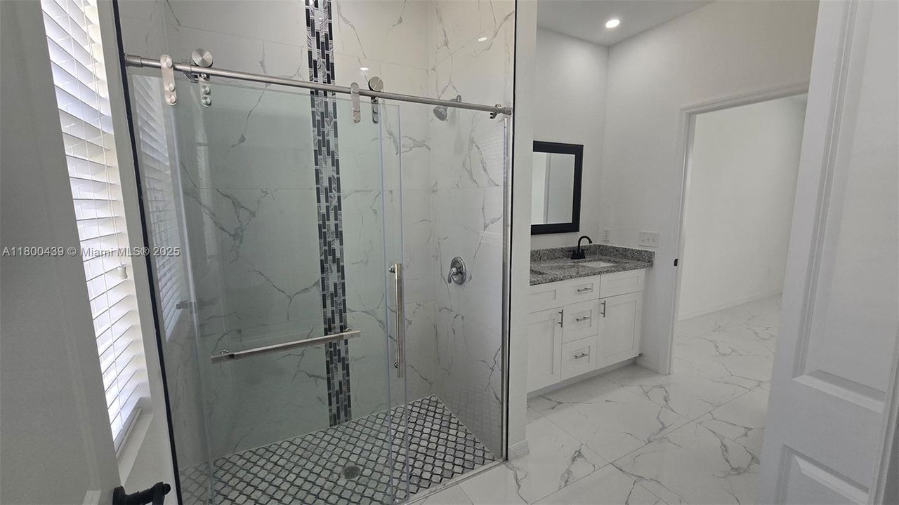 Recientemente alquilado: $2,300 (3 camas, 2 baños, 0 Pies cuadrados)