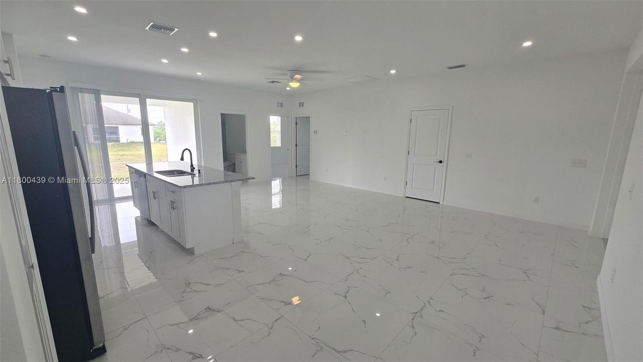 Recientemente alquilado: $2,300 (3 camas, 2 baños, 0 Pies cuadrados)