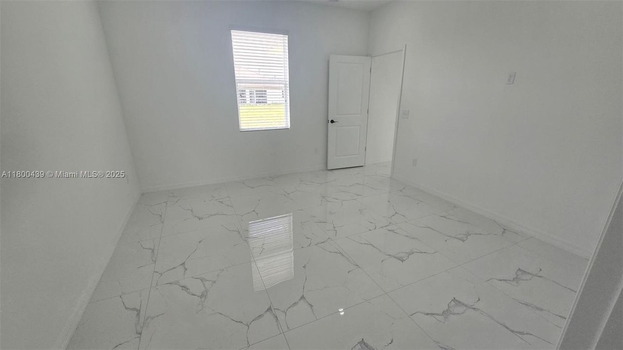 Recientemente alquilado: $2,300 (3 camas, 2 baños, 0 Pies cuadrados)