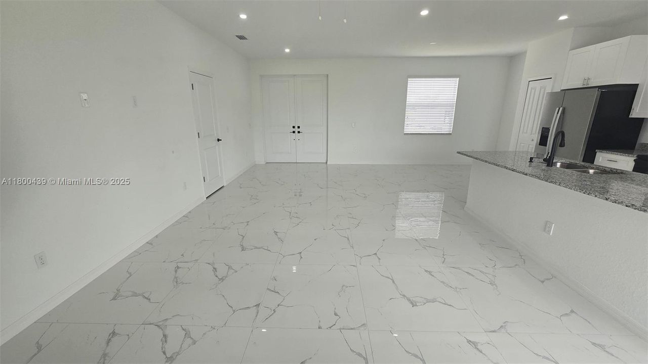 Recientemente alquilado: $2,300 (3 camas, 2 baños, 0 Pies cuadrados)