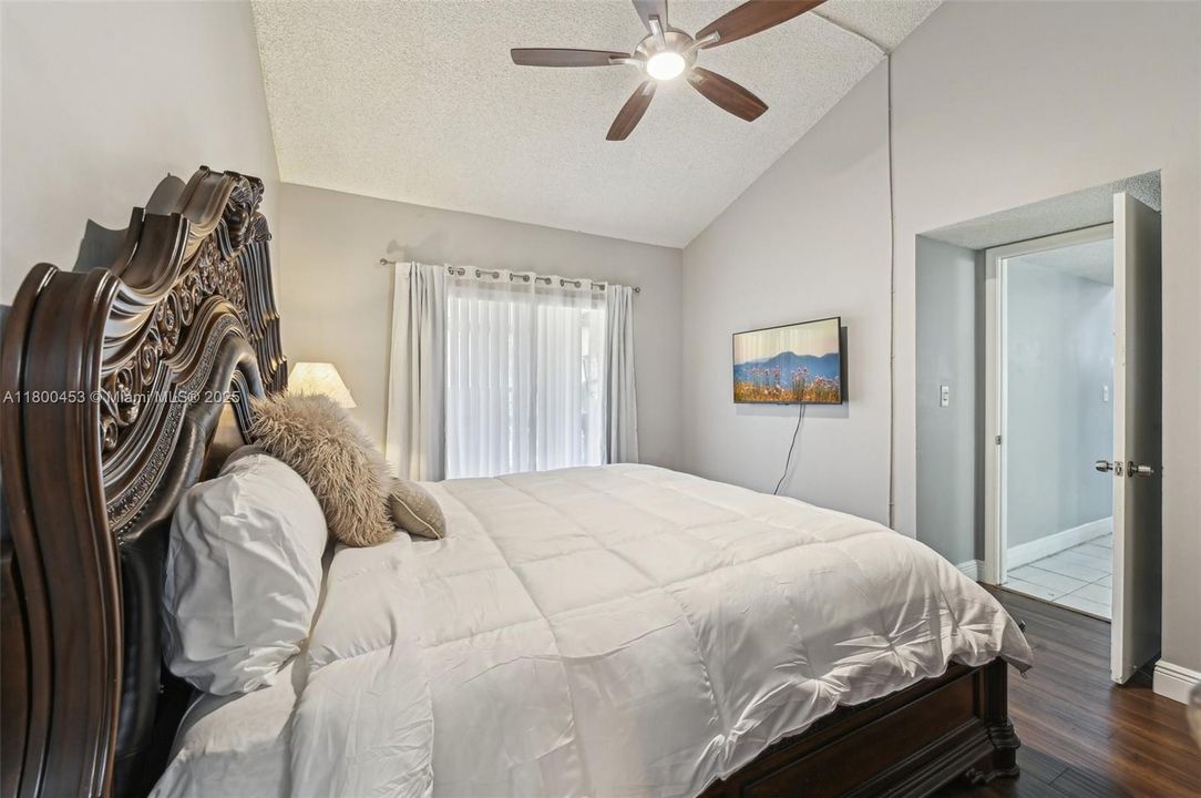 Recently Sold: $355,000 (4 beds, 3 baths, 1470 Square Feet)