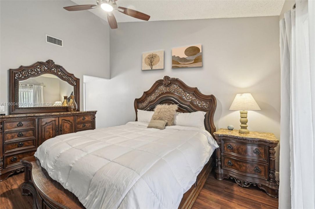 Recently Sold: $355,000 (4 beds, 3 baths, 1470 Square Feet)