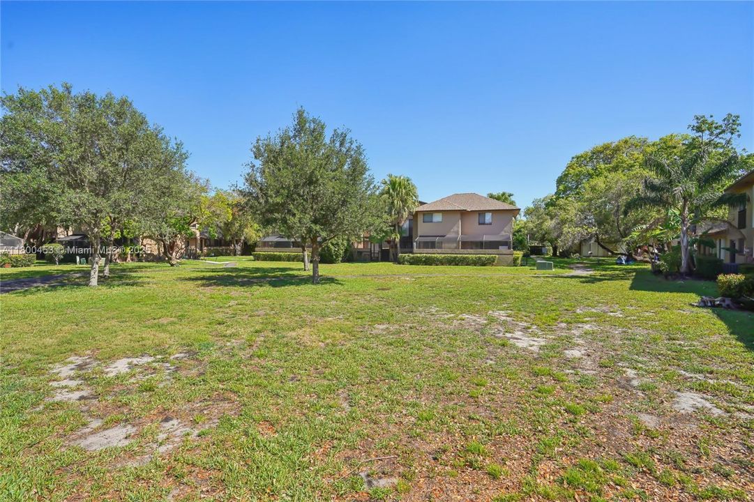 Recently Sold: $355,000 (4 beds, 3 baths, 1470 Square Feet)