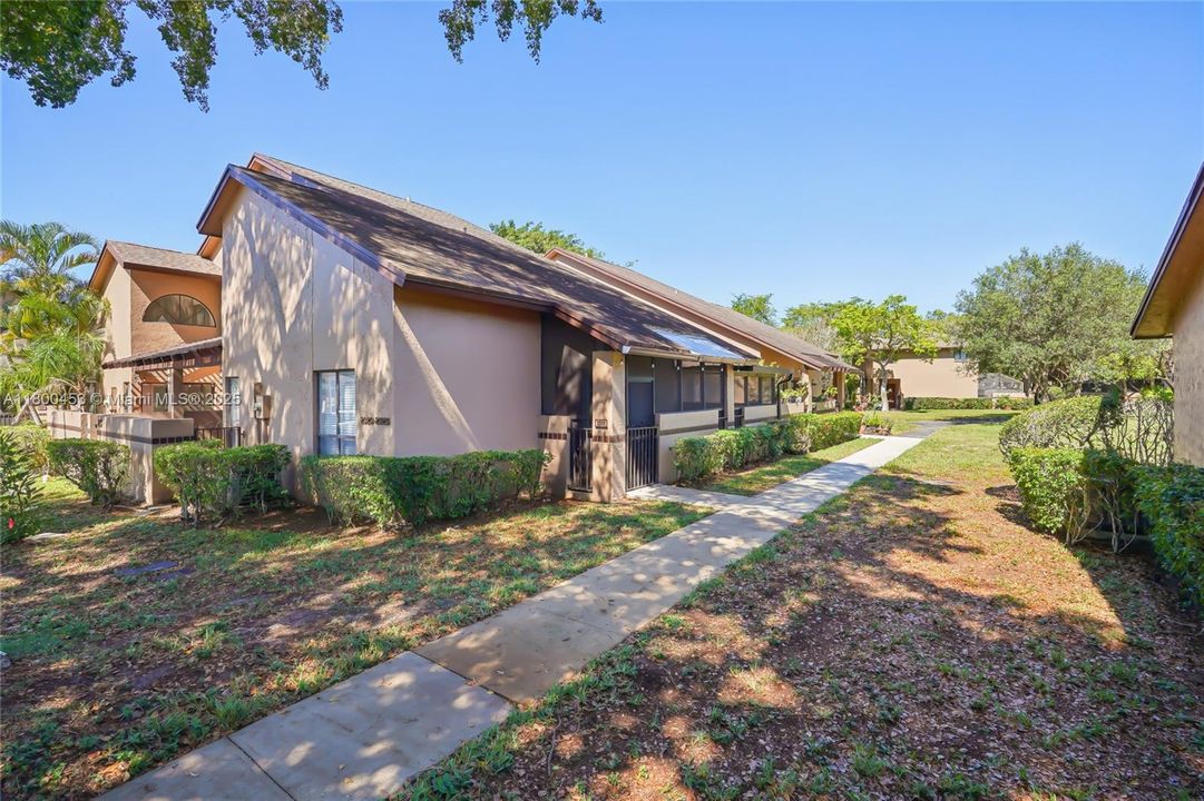 Recently Sold: $355,000 (4 beds, 3 baths, 1470 Square Feet)