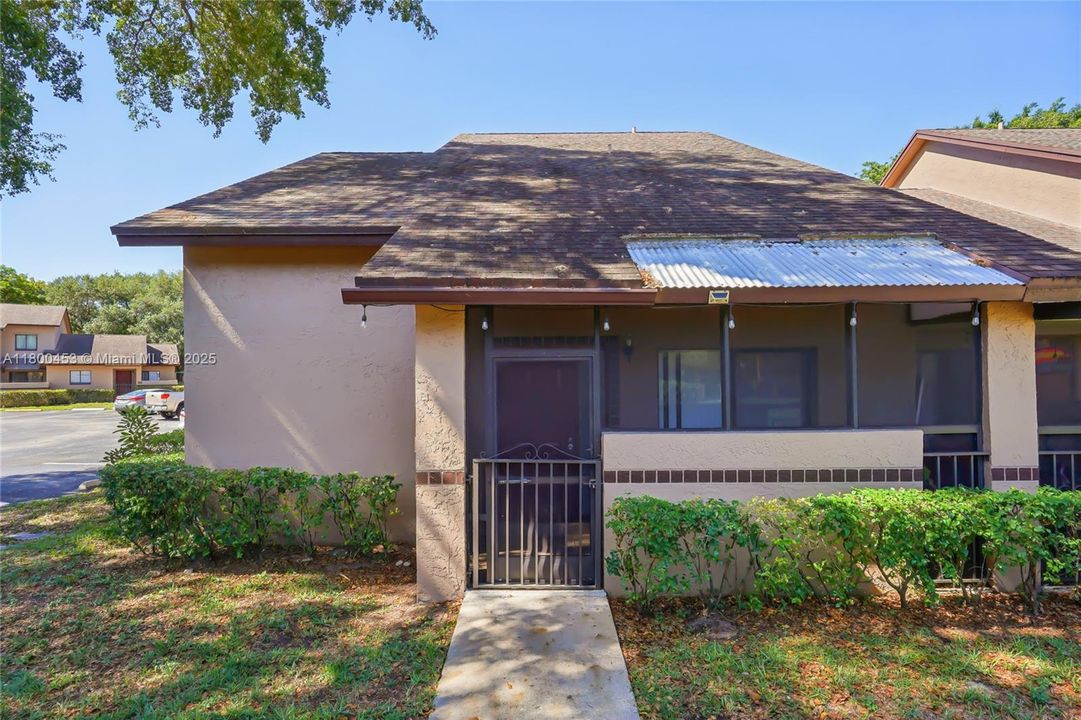 Recently Sold: $355,000 (4 beds, 3 baths, 1470 Square Feet)