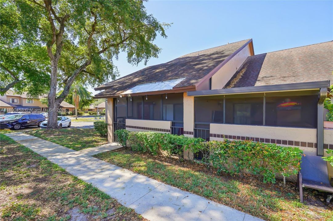 Recently Sold: $355,000 (4 beds, 3 baths, 1470 Square Feet)