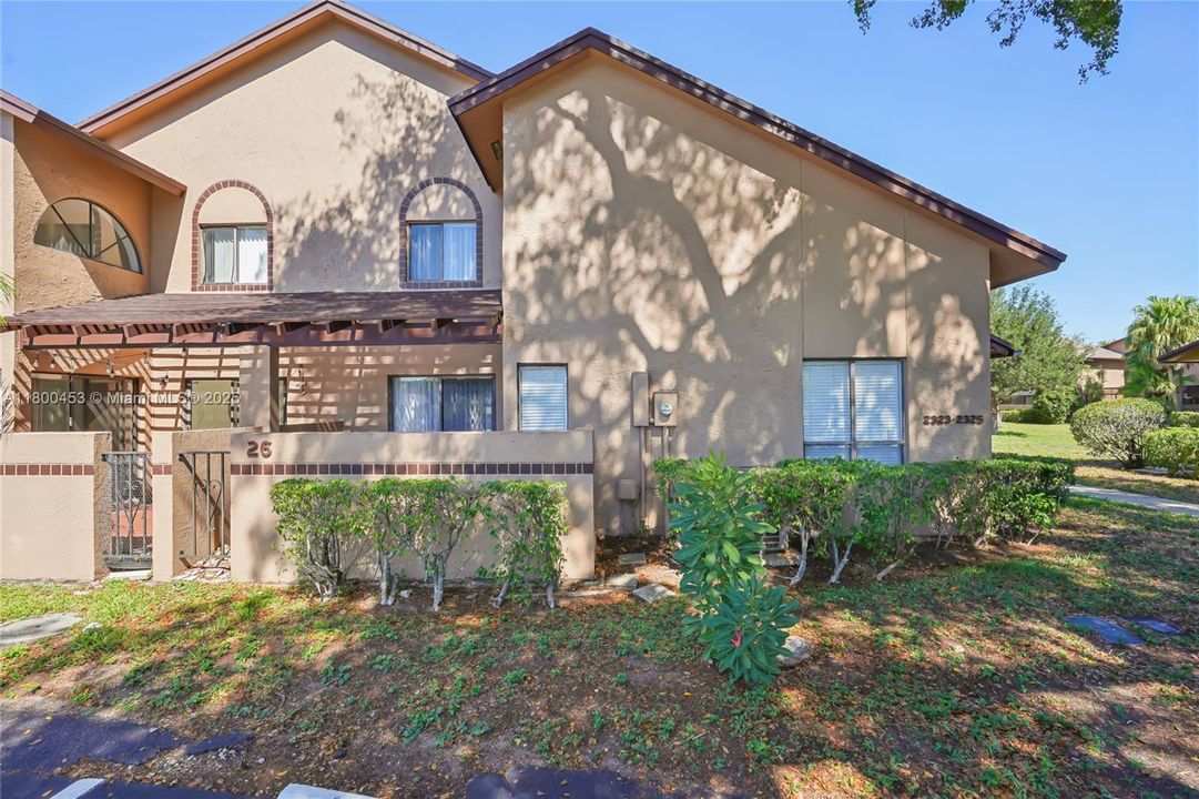 Recently Sold: $355,000 (4 beds, 3 baths, 1470 Square Feet)