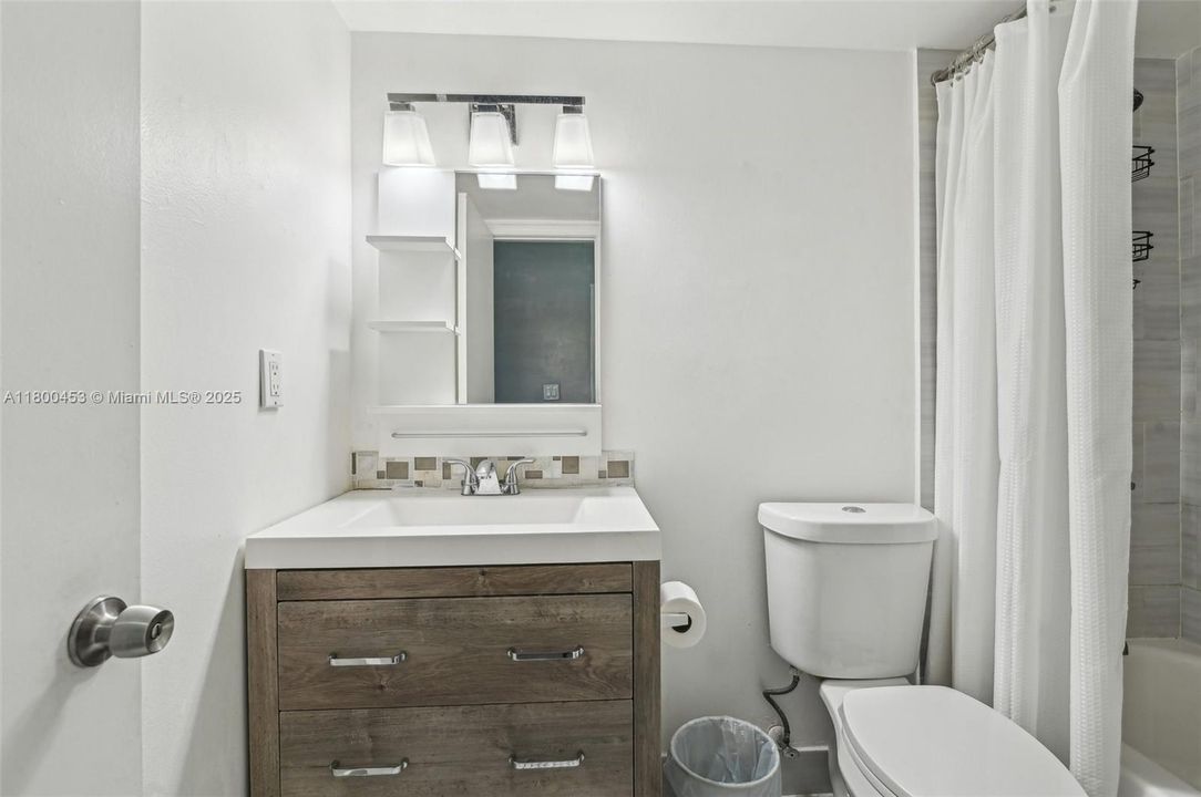 Recently Sold: $355,000 (4 beds, 3 baths, 1470 Square Feet)