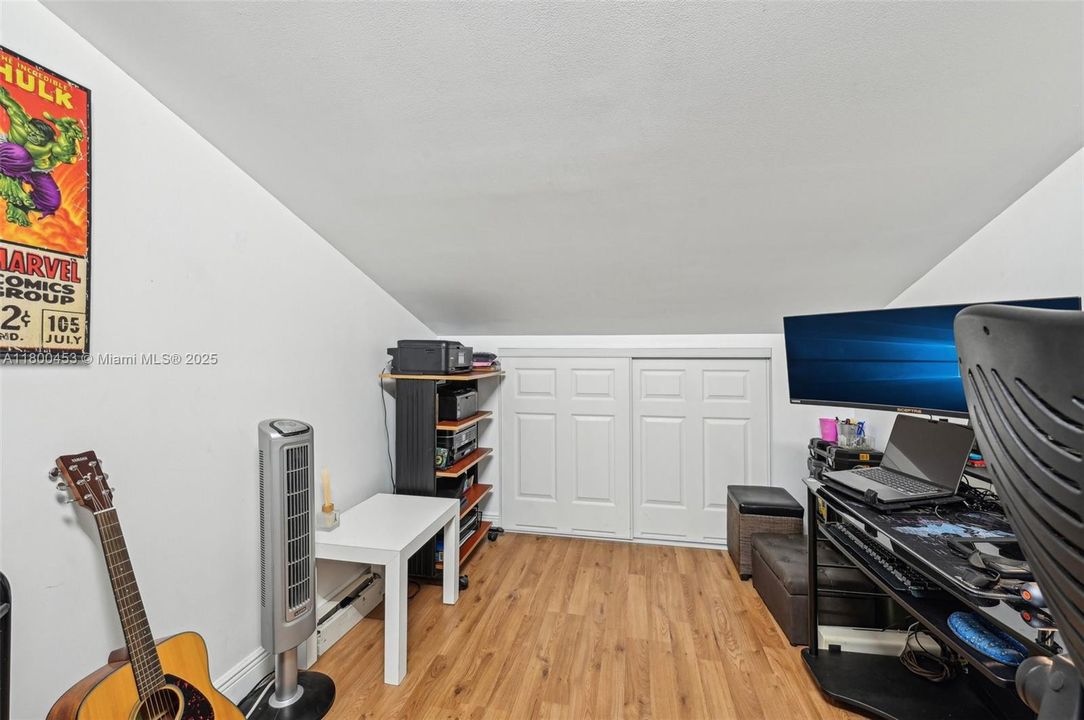 Recently Sold: $355,000 (4 beds, 3 baths, 1470 Square Feet)