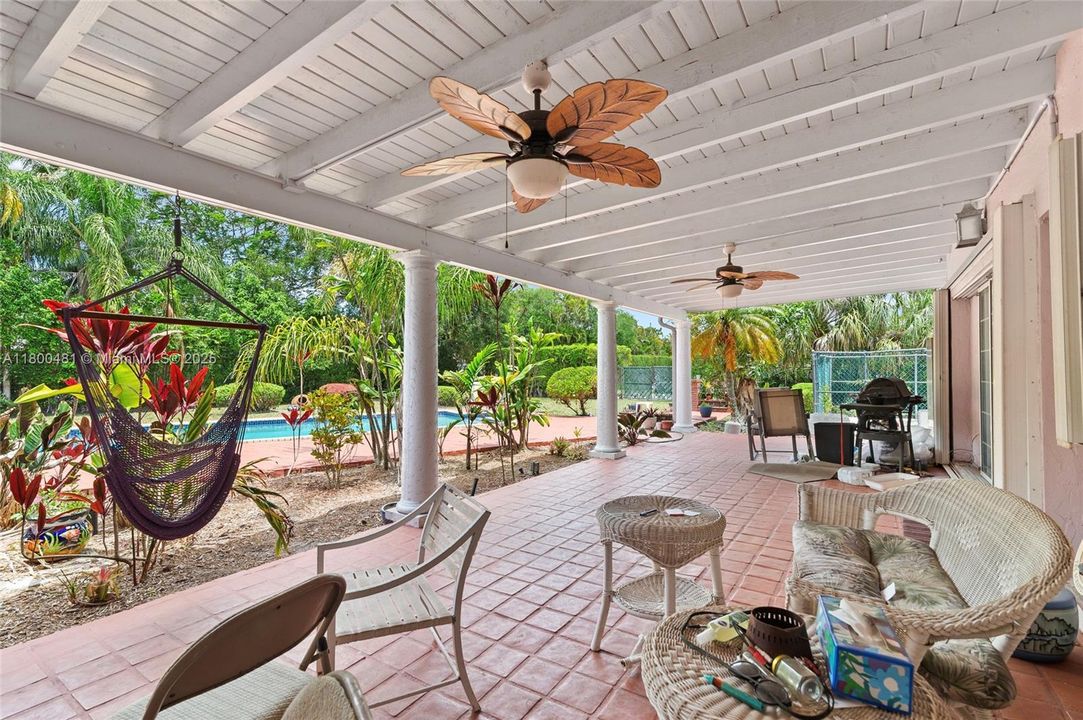 Active With Contract: $1,199,990 (5 beds, 5 baths, 3068 Square Feet)
